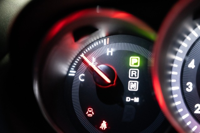 スポーツカーの水温計