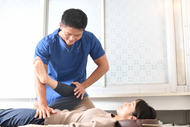 マッサージをしている様子