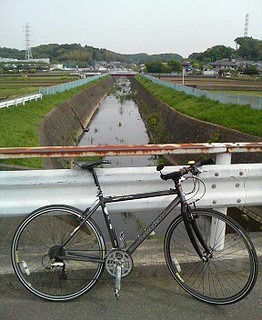 交通事故で投げ飛ばされた自転車