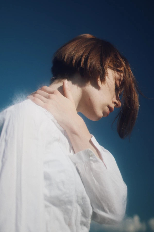 交通事故後の肩の痛みは何？治療法や自分で改善させるやり方も