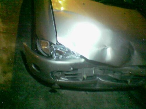 フロントバンパーがへこんだ車