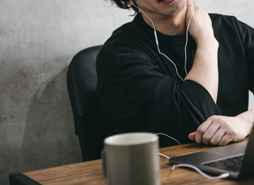 むちうちで首が痛い人