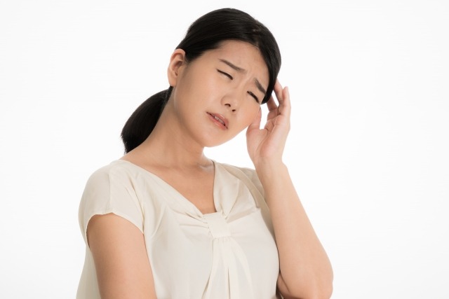 むちうちの症状で頭痛が酷い人