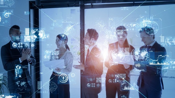 ビジネスDXとは？ 意味と目的、IT化との違い、推進ステップと成功事例まで解説