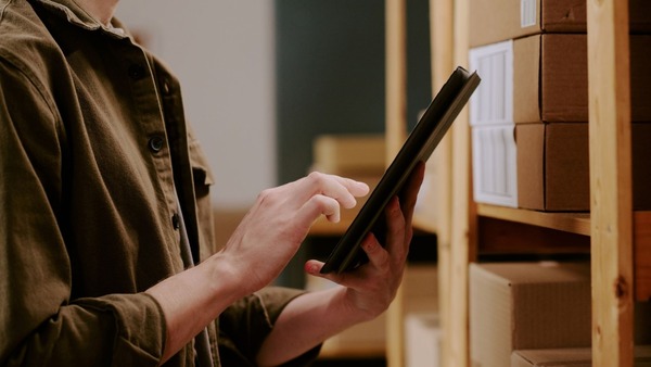 在庫管理DXとは？仕組みや8つのメリット、推進手順、成功事例を解説