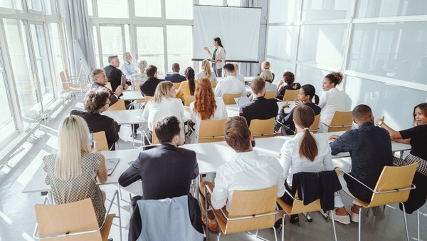 【2025年最新】プロジェクトマネジメント研修おすすめ12選｜選び方の5つのポイントや助成金まで解説