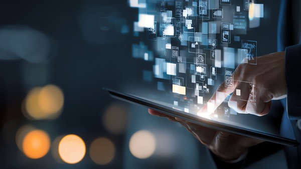 DX（デジタルトランスフォーメーション）とは？意味・IT化との違いを事例と共にわかりやすく紹介