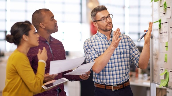 8Dとは？問題解決の手順とレポートの書き方、原因の特定法を解説