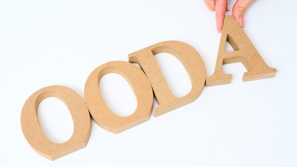 アジャイル経営とは？VUCA時代に勝つ組織の作り方、OODA・OKRなどの導入手法