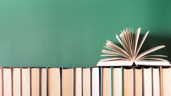 【2025年最新】PMOにおすすめの本10選｜初心者から経験者までレベル別に徹底解説