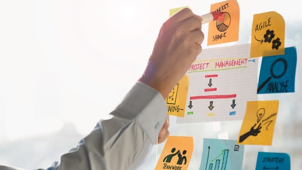 複数プロジェクト管理のコツとは？進捗・リソースを可視化する手法とおすすめツール