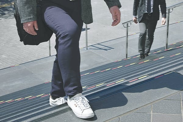 ④歩きやすい"柔らかいクッション"