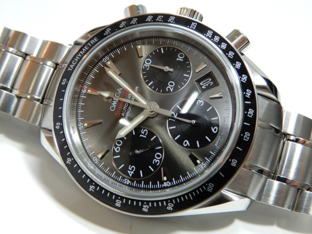 オメガ　スピードマスター・デイト 323.30.40.40.06.001