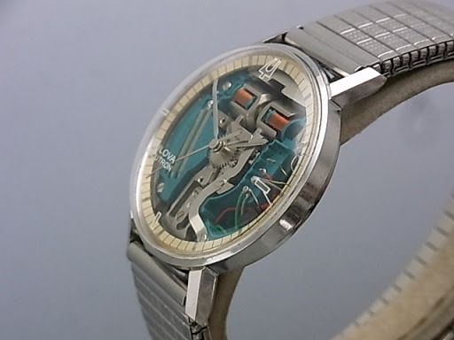 ブローバ「アキュトロン」の電池交換はどっちに依頼するといいの？