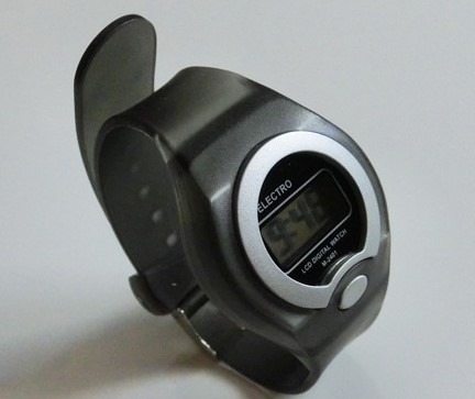 ダイソーの腕時計：Electro デジタルウォッチ