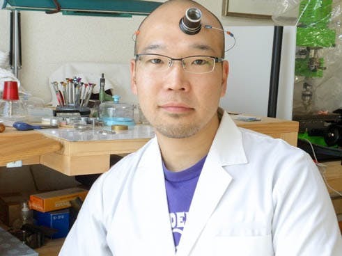 ④金属彫刻も手がける独立時計師：牧原大造氏