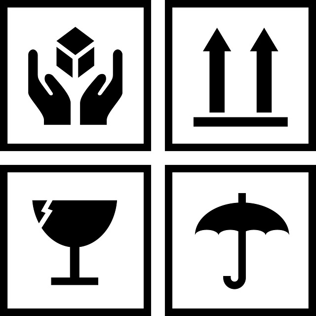 電池の+面と―面を挟んで持つ