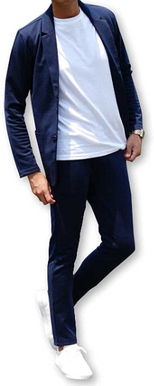 コーデ1：ネイビージャケット×ホワイト