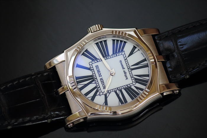 ロジェ・デュブイの腕時計は中古や買取はエクスカリバー を中心に人気