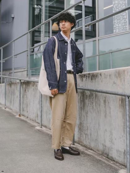 白・ベージュシャツ