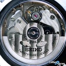 名機6R15ムーブメントを搭載