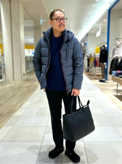 ネイビー×同系色セーター