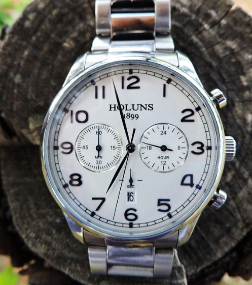 機械式腕時計が再び脚光を浴びる