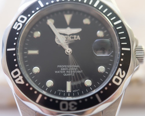 ゴールドとブラックカラー