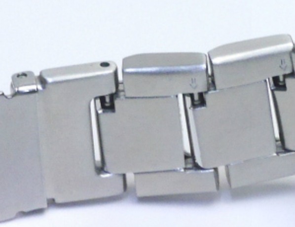 STEP2:ベルトの長さを調整しコマを繋いで戻す