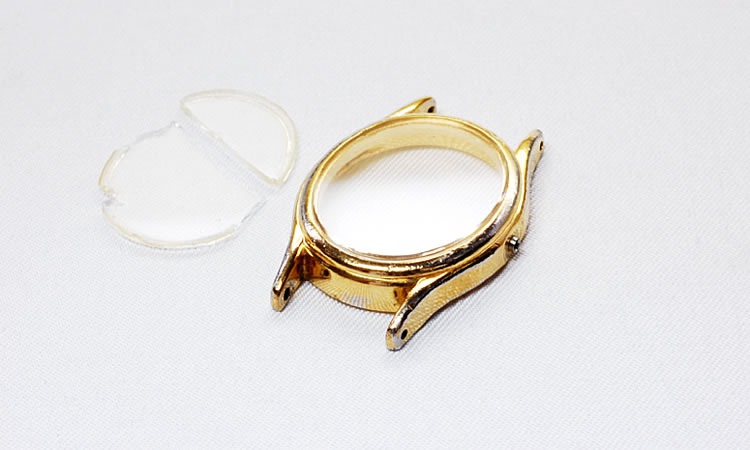 小さな傷がつきやすい