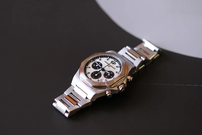 タグホイヤー"オータヴィア"との違い2:クロノグラフデザイン