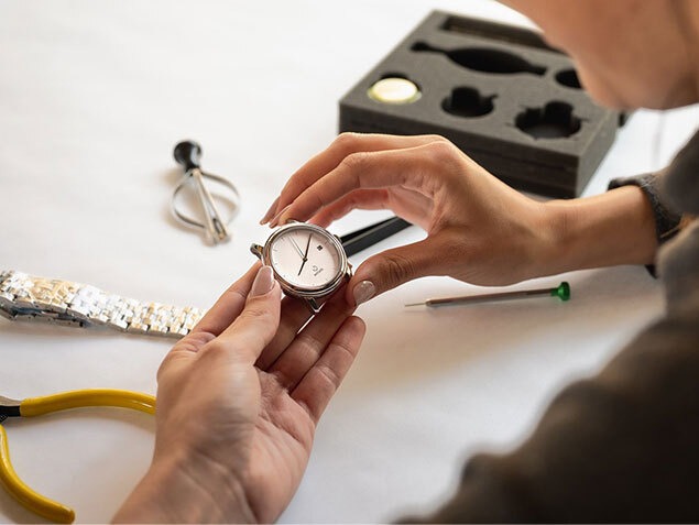 生涯保証付きのRotate Watchesでメカを堪能しよう！