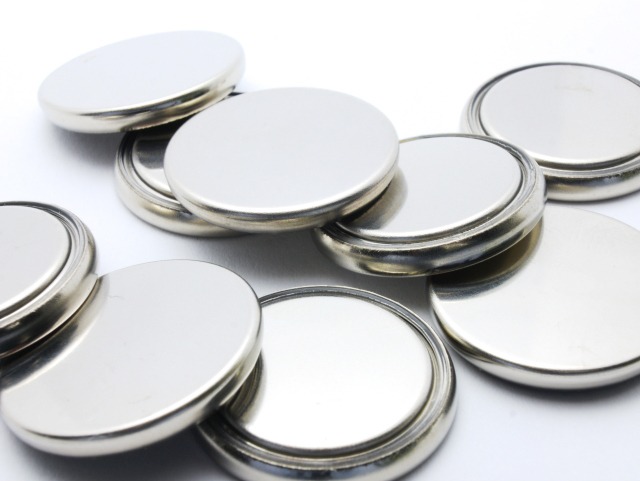 ボタン電池「CR1220」