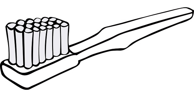 細かい隙間は歯ブラシで磨く