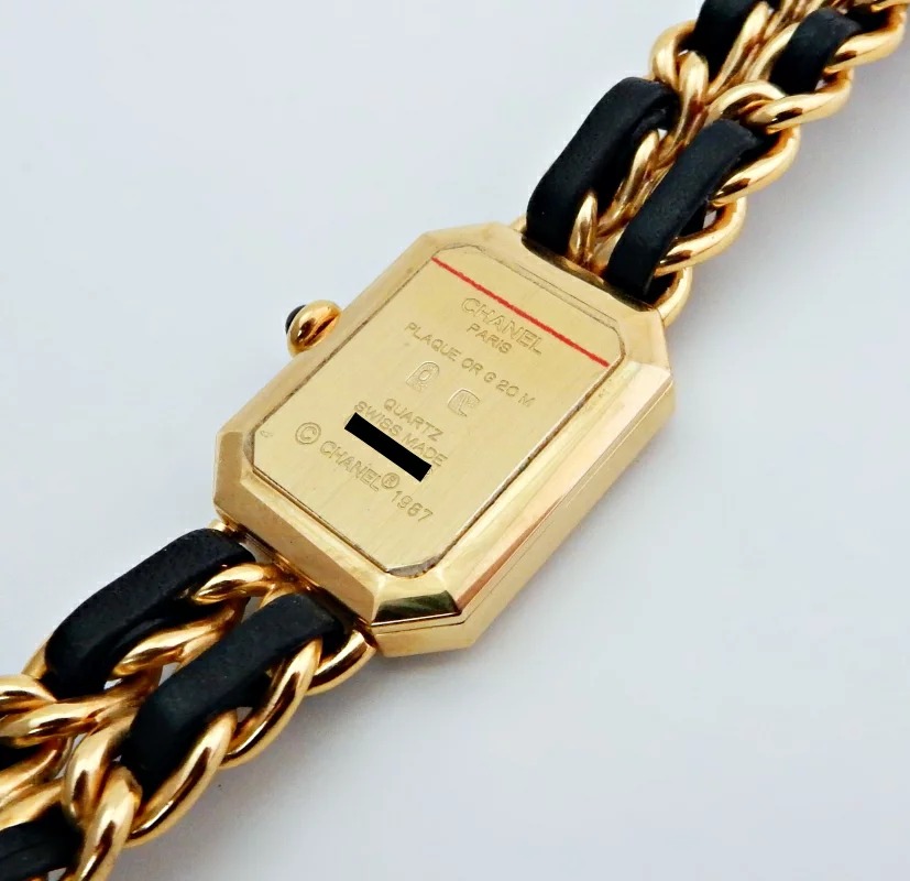 シャネルのスーパーコピー/偽物腕時計の見分け方：刻印のフォントやマーク