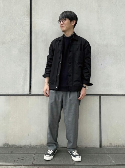 コーデ6：ブラック×グレーパンツ