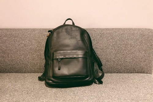 レザーリュック(メンズ)をオンオフで使いたい