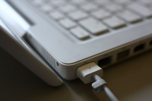 ④applewatch付属のマグネットコードを使っている