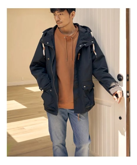 マウンテンパーカーは冷え込む時期の必須アイテム