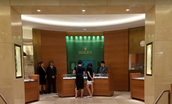 ハワイでのロレックス購入は予約準備をしておくと安心