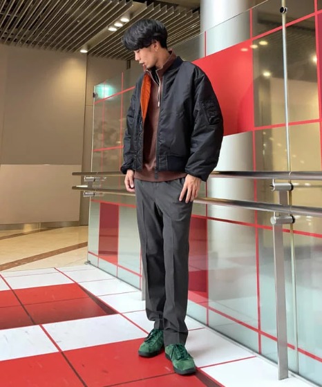 コーデ12：MA-1×センターライン入りパンツ