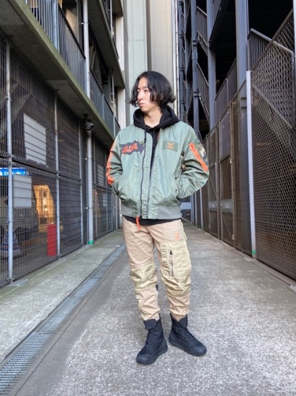 コーデ3：Ma-1グリーン×ブラック