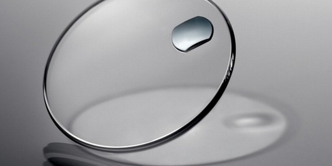 光沢のあるダイヤルが繊細