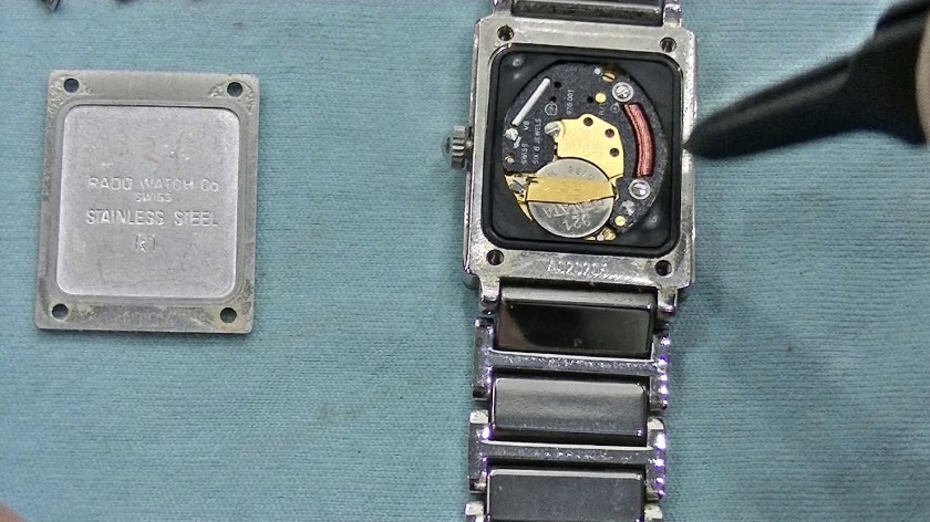 ラドー「ダイヤスター」の電池交換は自分でできる？