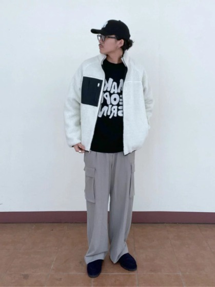 ボアブルゾン×カーゴパンツ