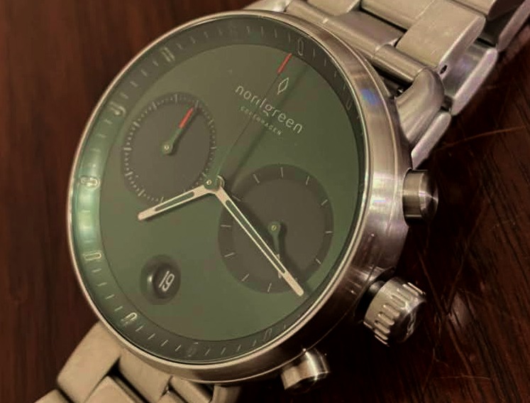 美しいグリーンの文字盤