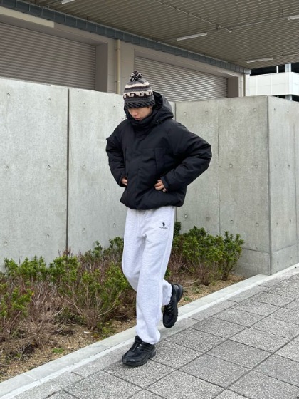 ブラック×ホワイトパンツ