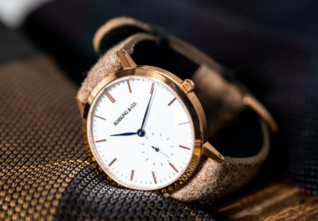 薄型ケースに似合うミニマルなデザイン