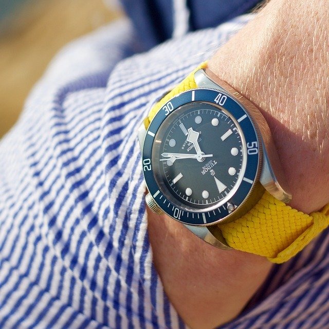 チュードル レンジャーのカッコいい付け方