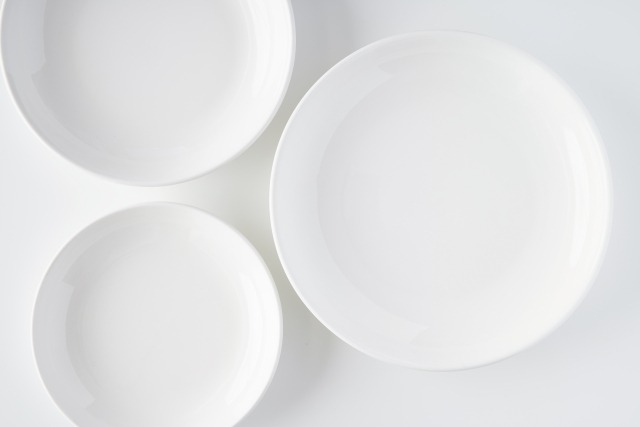 琺瑯(ほうろう)でできた白文字盤